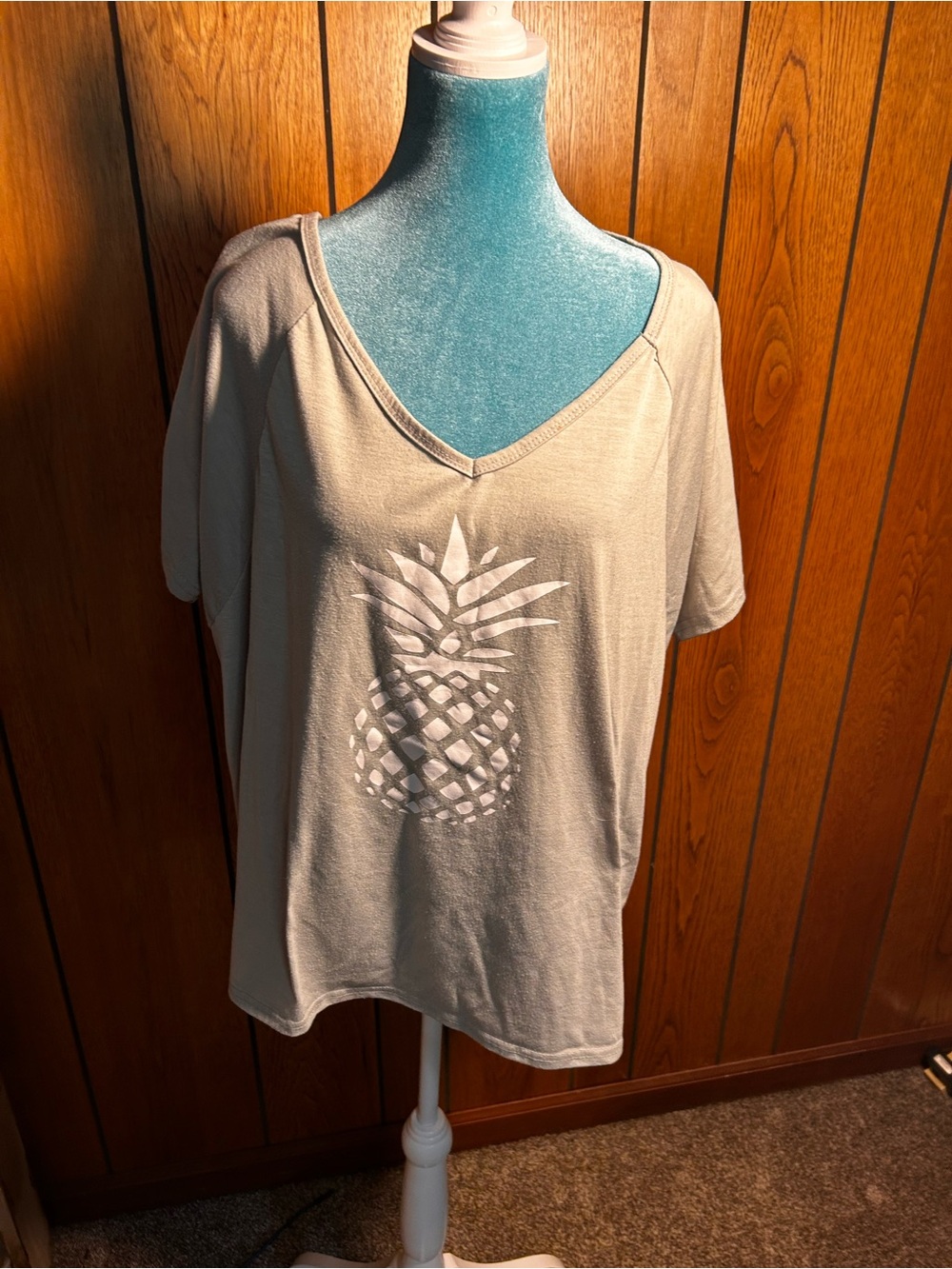 MISSLOOK Cream V-Neck Pineapple Graphic Tee